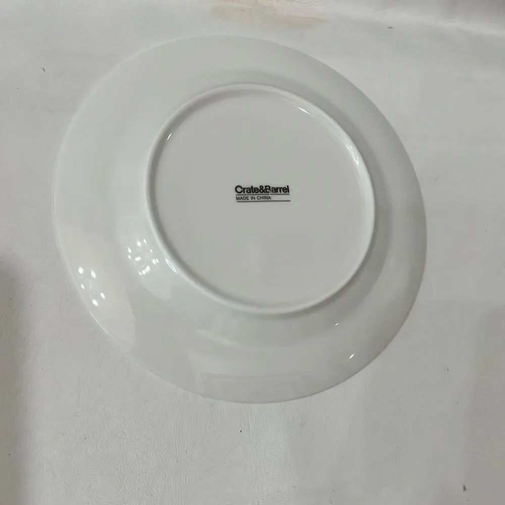Crate and Barrel Christmas Holiday Dessert Salad Side Plate 7 1/2 In Round Set 3